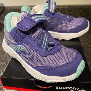 Saucony Size 8M (24)